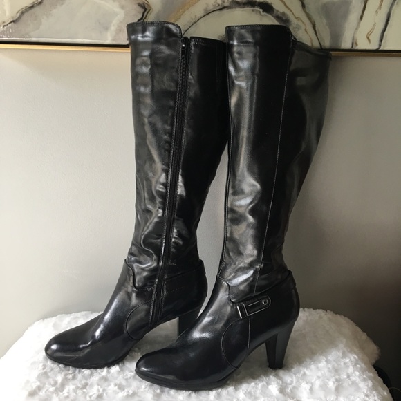 Kelly & Katie Black Knee High Boots - Picture 8 of 8